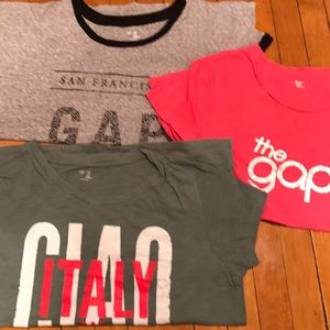Gap bundled T shirts, size XL.